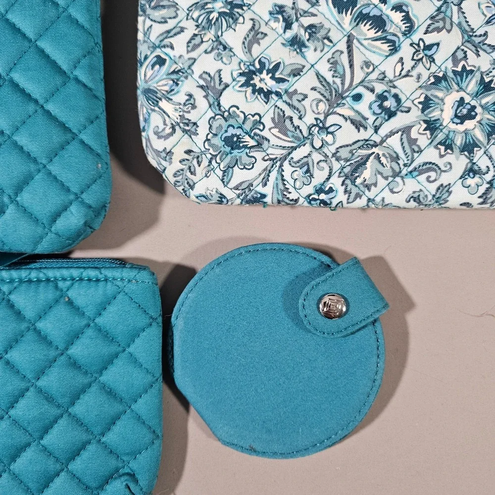 Vera Bradley Cosmetic Pouch Set Womens OS Teal Quilted Floral 4 Piece Travel Set